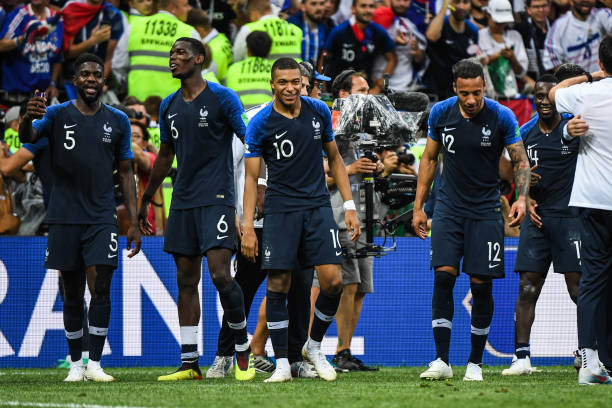 他以出色的 他以出色的