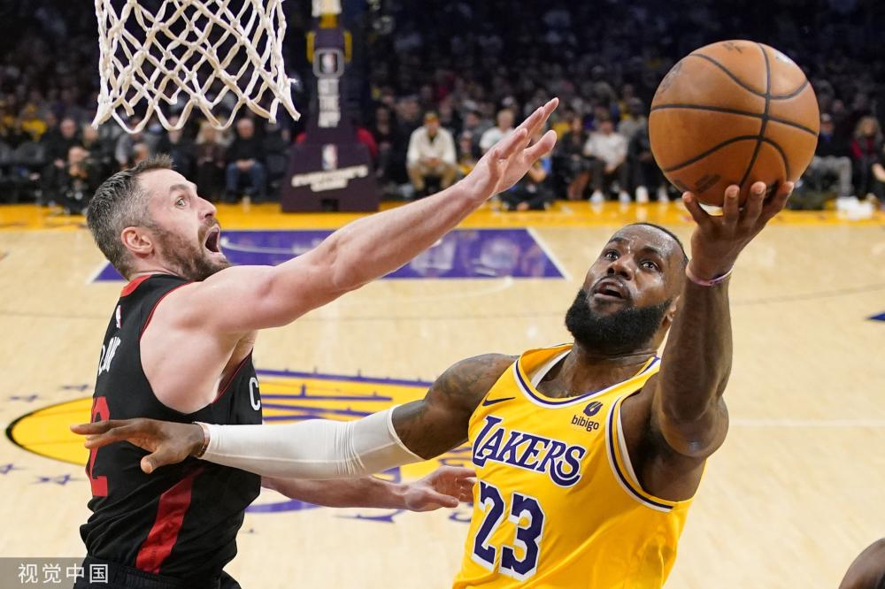 员的缺席 员的缺席